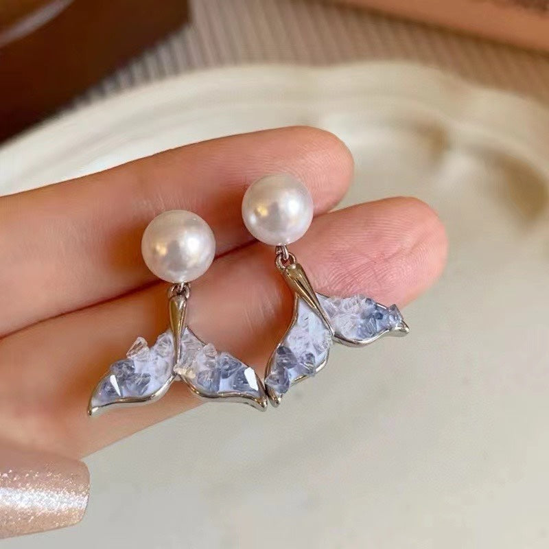 A summer-themed pearl jewelry set with 6–7mm freshwater pearls and 14k gold-filled design, inspired by mermaids and ocean hues.