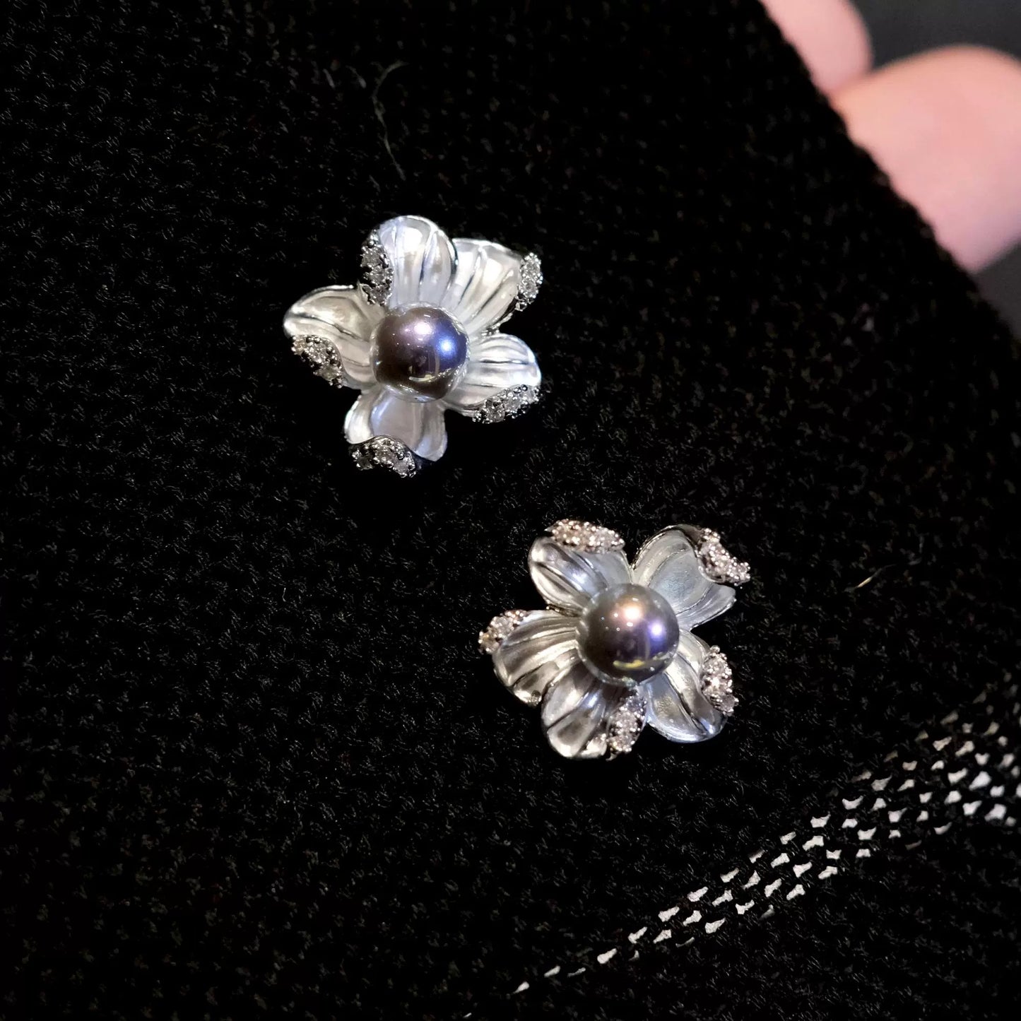 Pair of silver-blue Akoya pearl stud earrings with natural luster, crafted for refined and elegant daily wear.