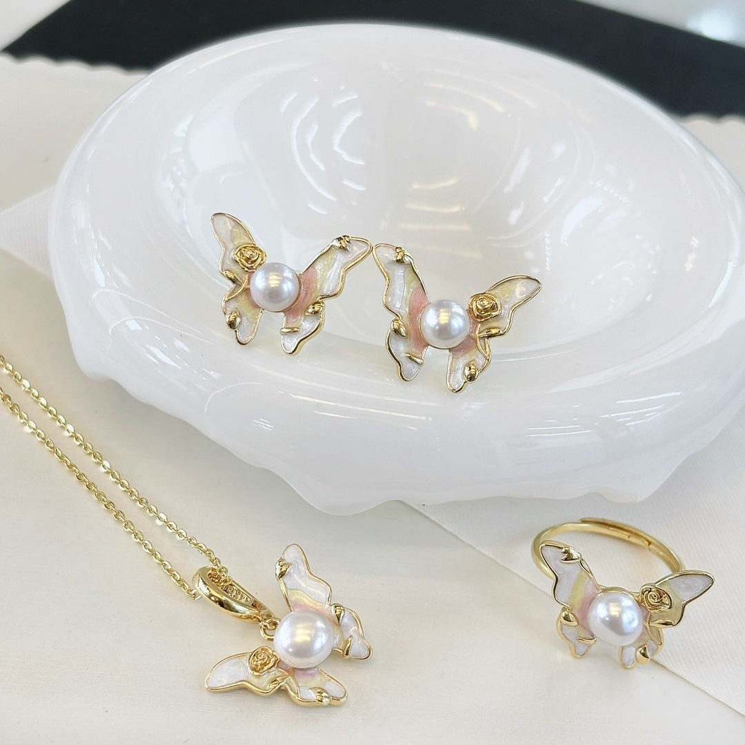 Elegant butterfly jewelry set featuring delicate craftsmanship and everyday sophistication.
