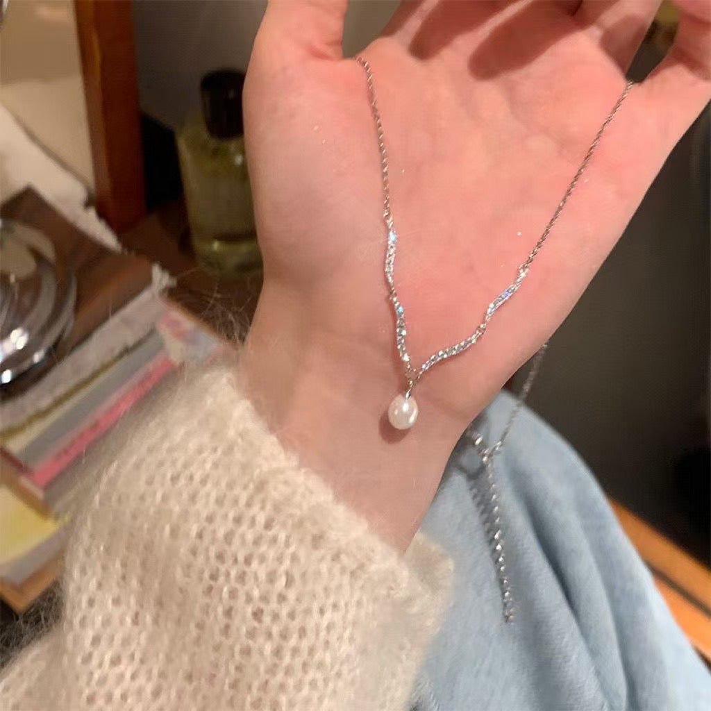 Waterwave pearl necklace with zircon shimmer and 8mm freshwater pearl