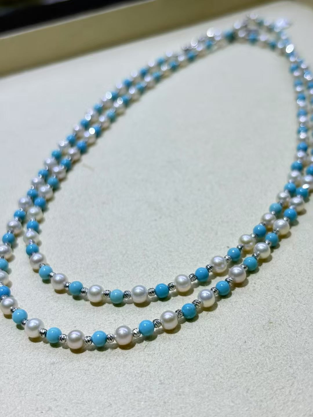 Turquoise and freshwater pearl necklace with summer tones, elegant and stylish