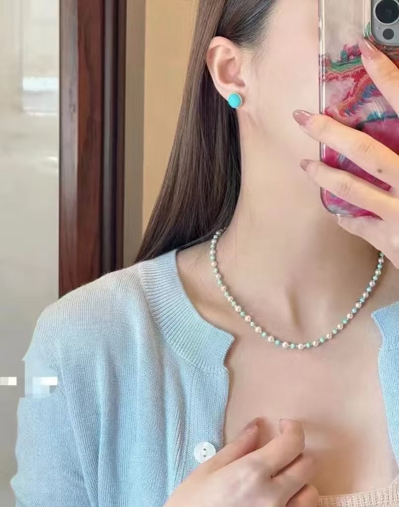 Turquoise and freshwater pearl necklace with summer tones, elegant and stylish