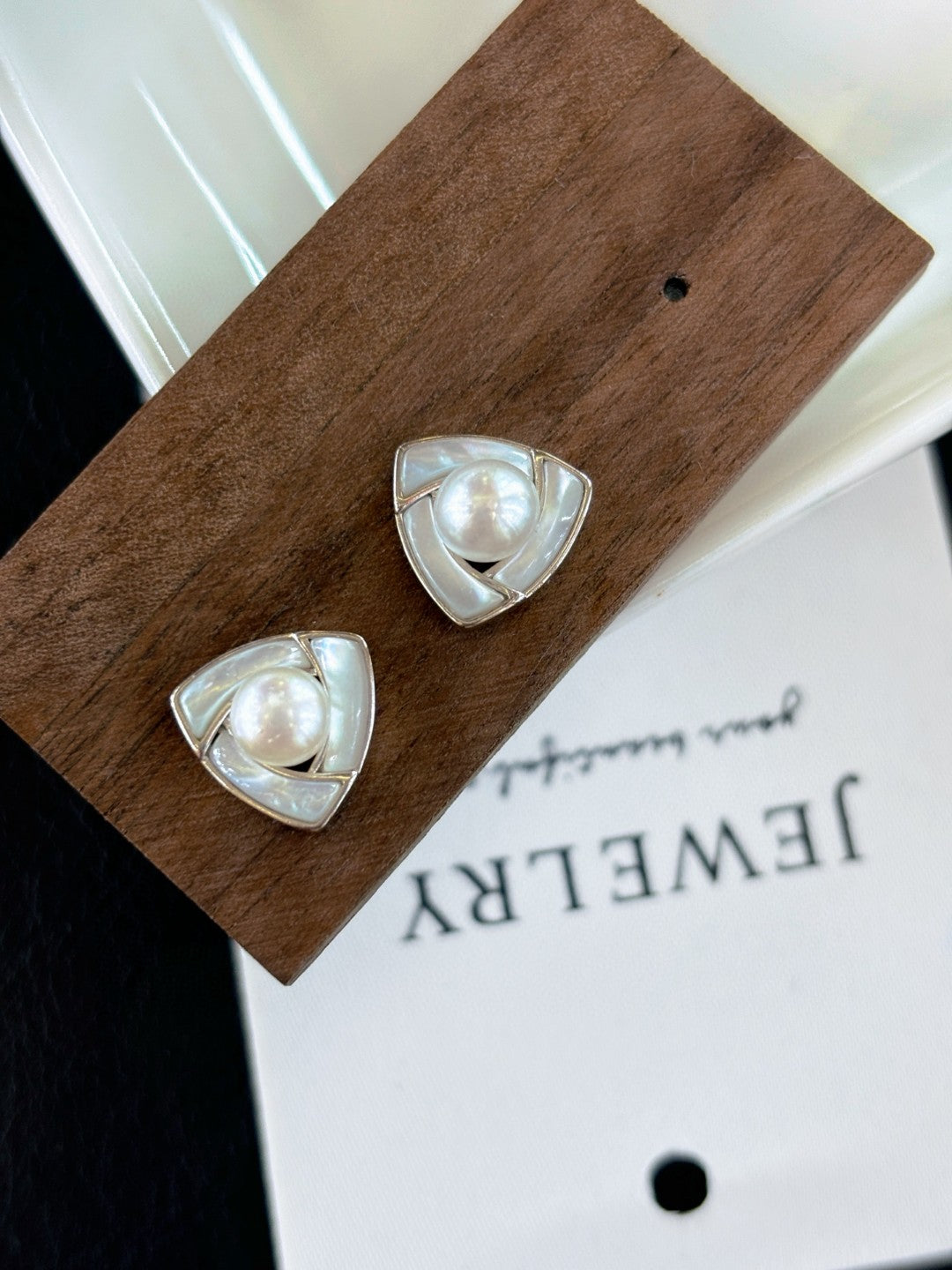 Geometric triangle earrings with mother-of-pearl and freshwater pearl on sterling silver
