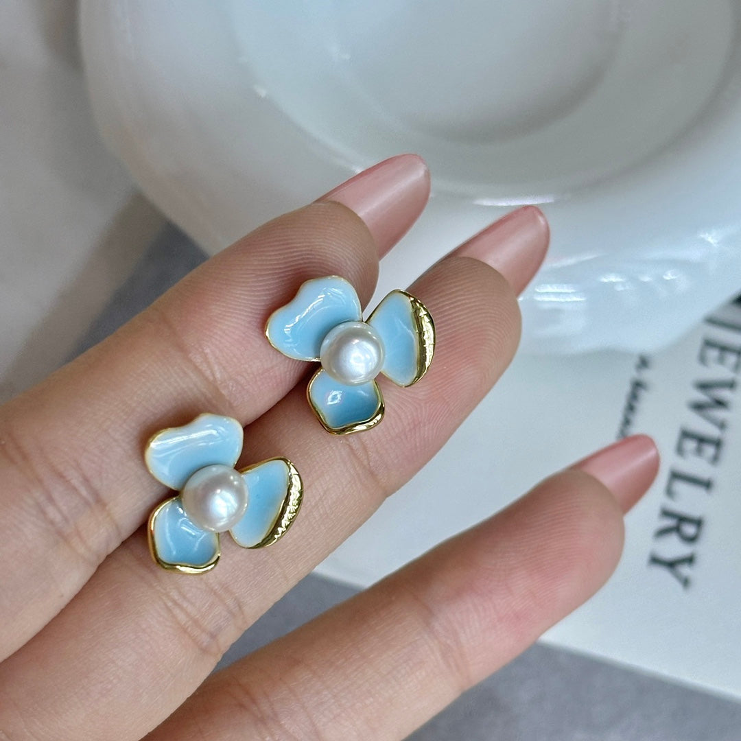 Modern Chinese petal earrings with gradient blue tones and freshwater pearl