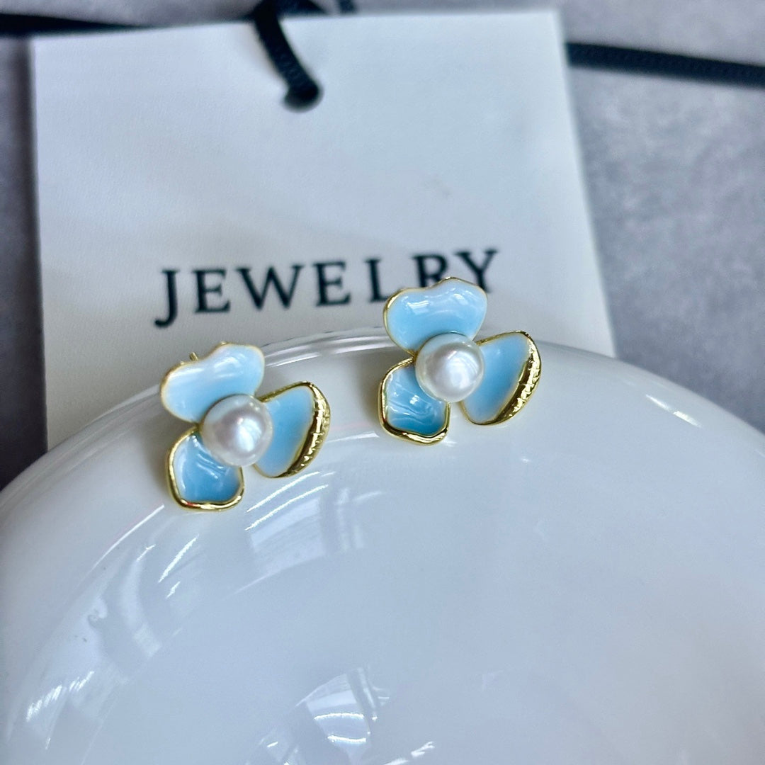 Modern Chinese petal earrings with gradient blue tones and freshwater pearl