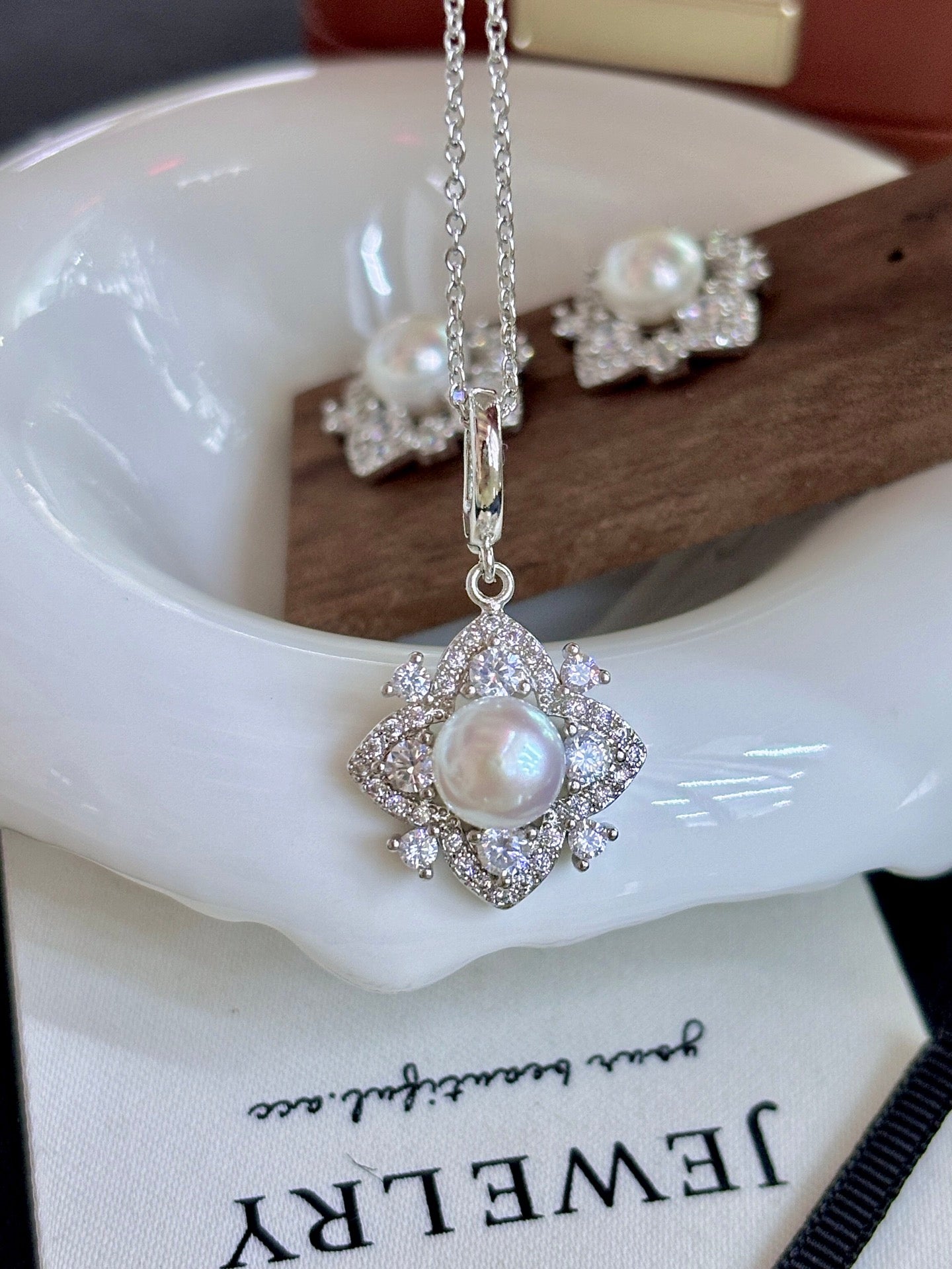 stunning jewelry set features icy crystal sparkle