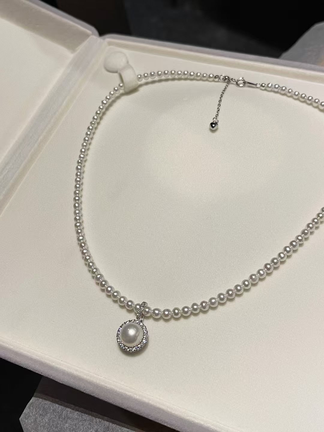 4–5mm baby pearl necklace with sunflower pendant and universal clasp