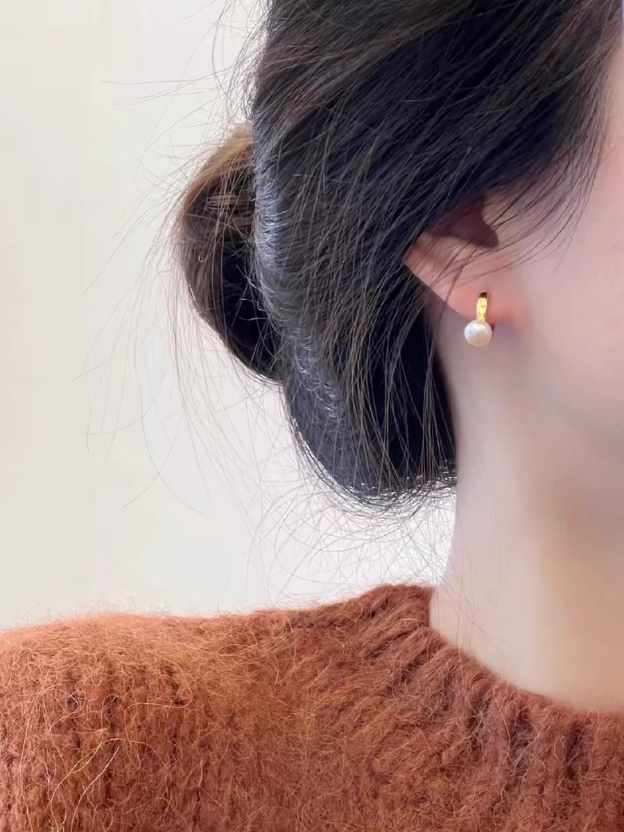 Earrings in warm Maillard-inspired tones