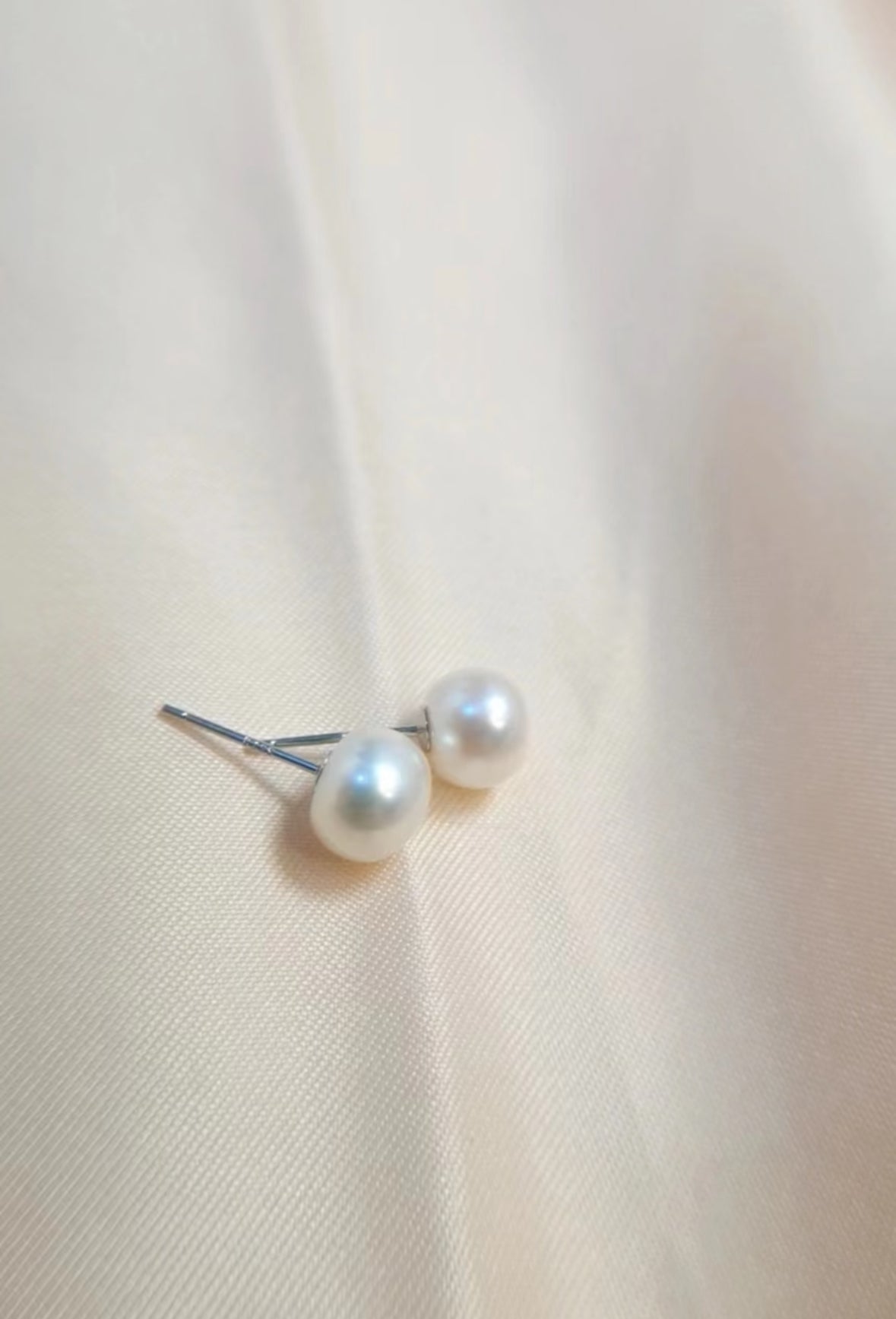 petite-dome-freshwater-pearl-studs
