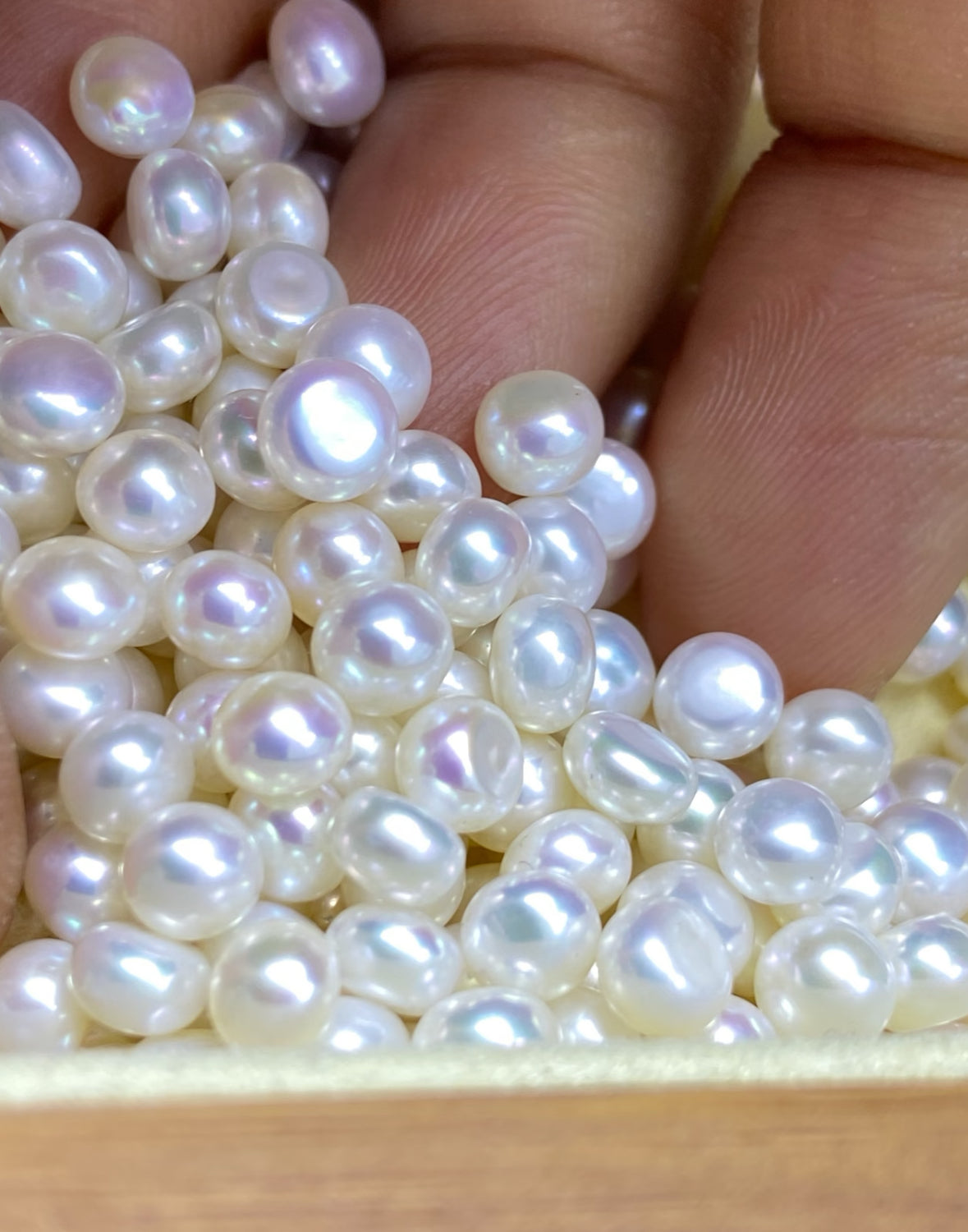 petite-dome-freshwater-pearl-studs