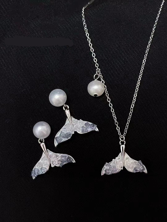 A summer-themed pearl jewelry set with 6–7mm freshwater pearls and 14k gold-filled design, inspired by mermaids and ocean hues.