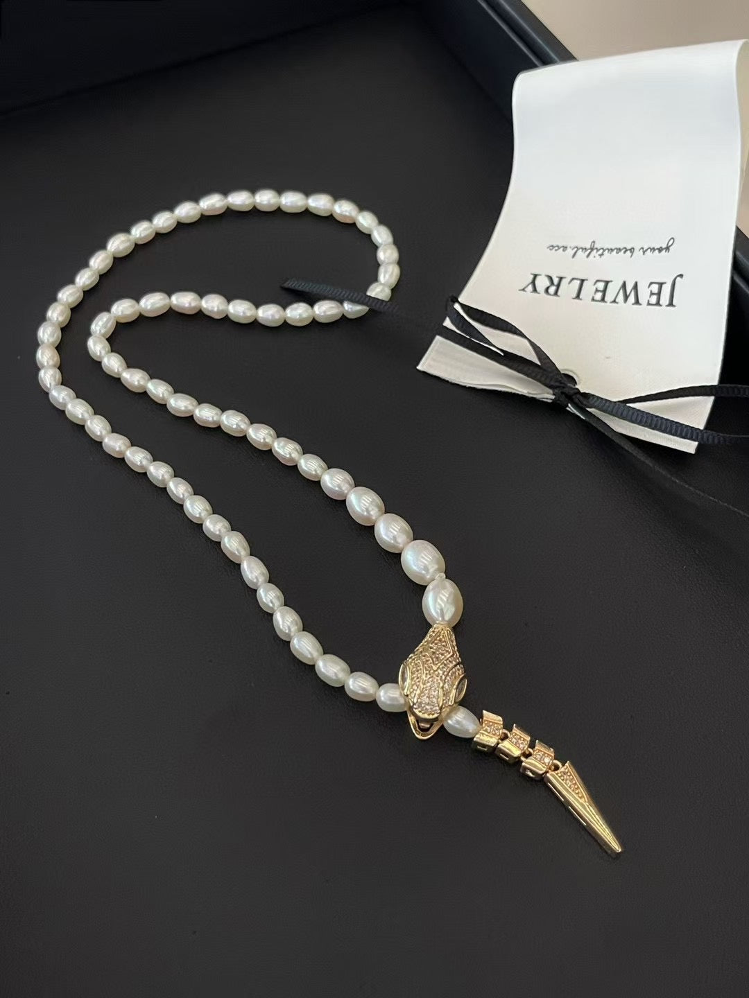 Serpentine Grace – Snake Pearl Necklace