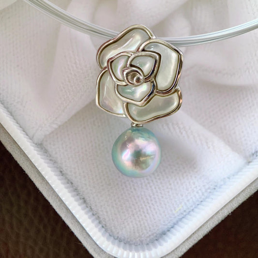 Camellia choker with 8mm silver-blue Akoya pearl on white background