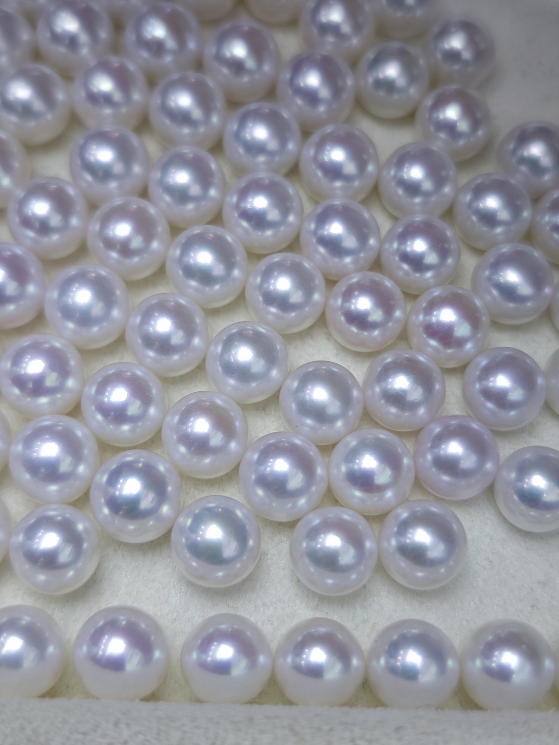 Radiant Edison pearl Diana-style pendant in silver setting