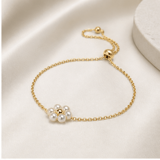 Macro product detail of Elysian Pearl Pearl Blossom Jewellery
