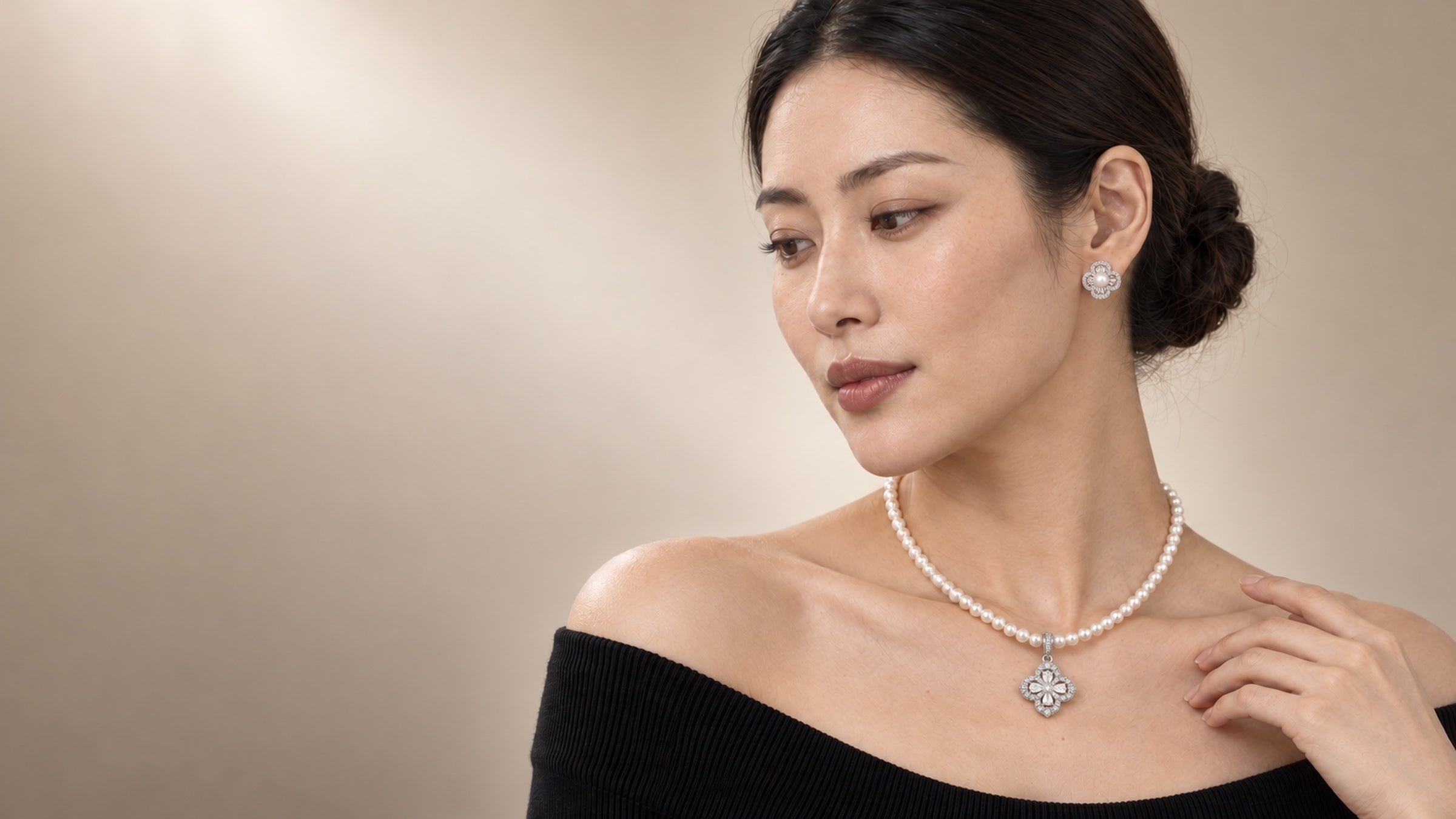 Clover pearl jewellery