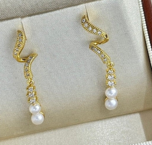 Galaxy Moonlight Tassel Earrings – Zircon & Freshwater Pearl — additional view